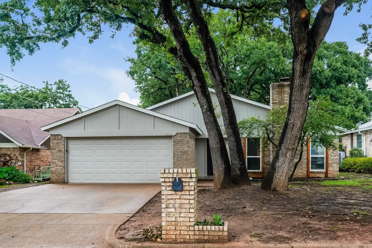 5903 Cameron Drive, Arlington, TX 76017 - Image #1