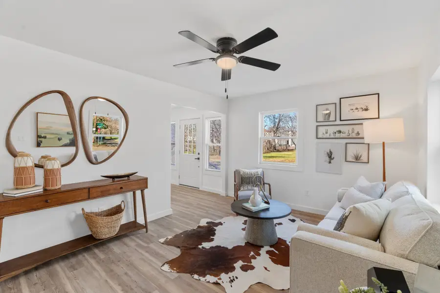 211 Almond Street, Waxahachie, TX 75165 - Image #2