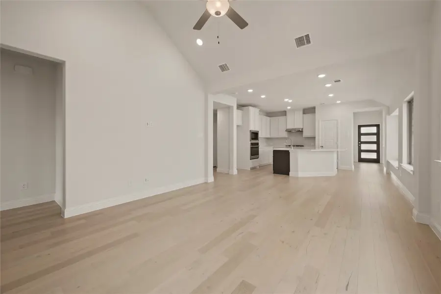 920 Apeldoorn Trail, Little Elm, TX 75068 - Image #2