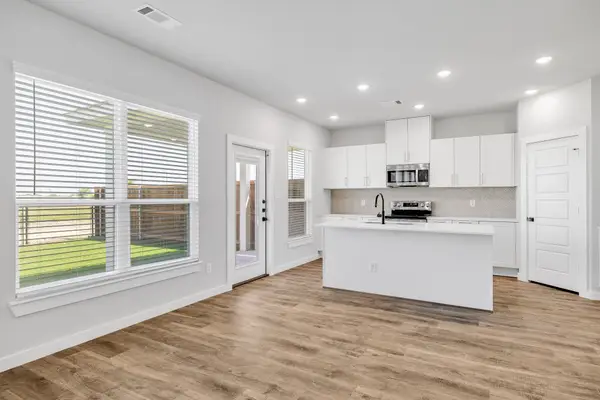 7064-7066 Guilford Court, Midlothian, TX 76065