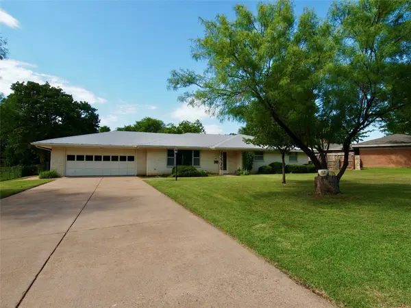 1441 Brazos Street, Graham, TX 76450