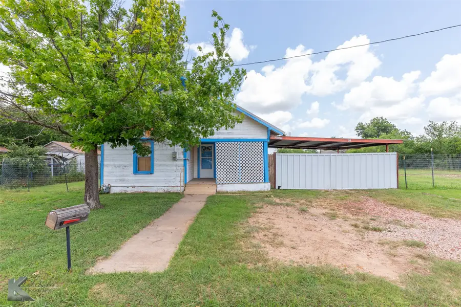 711 & 713 S Neches Street, Coleman, TX 76834 - Image #2