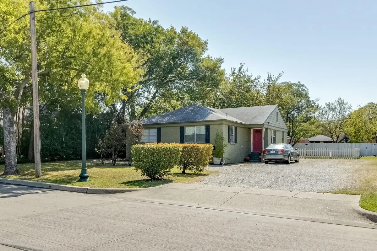 424 E Worth Street #422-24, Grapevine, TX 76051 - Image #1