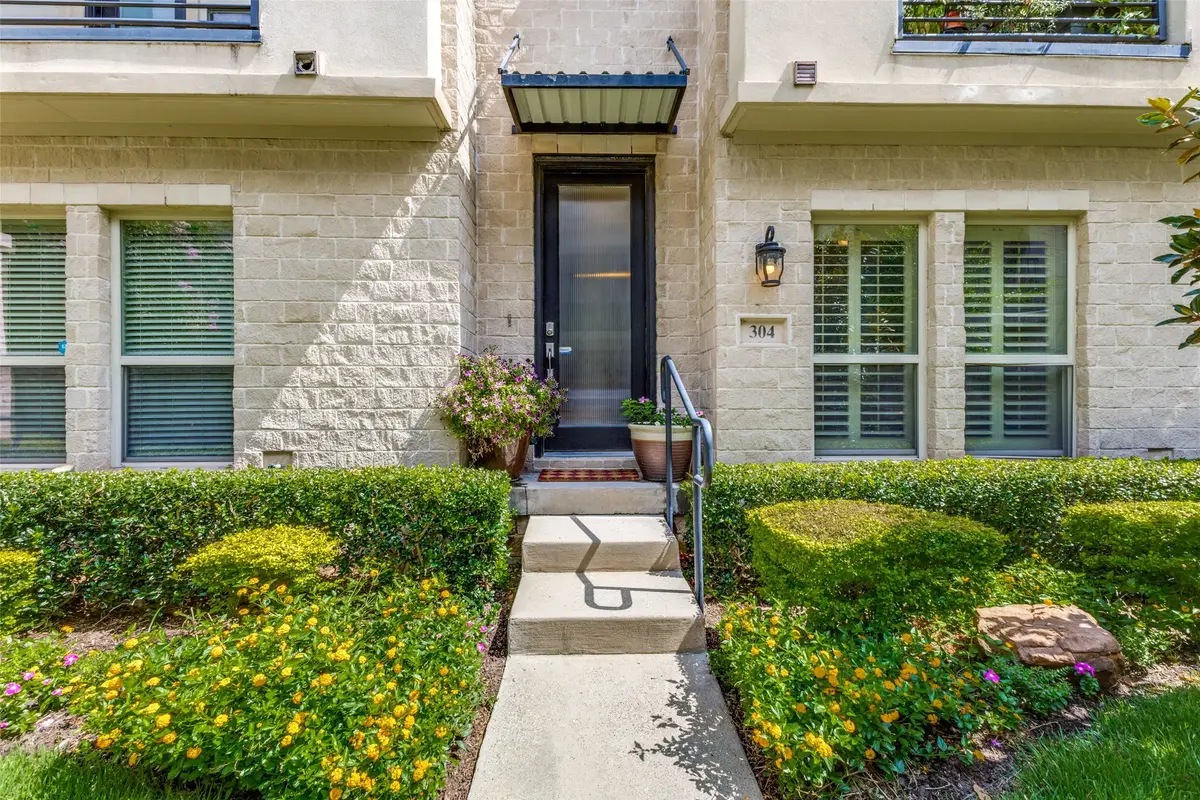 7333 Valley View Lane #304, Dallas, TX 75240 - Image #1