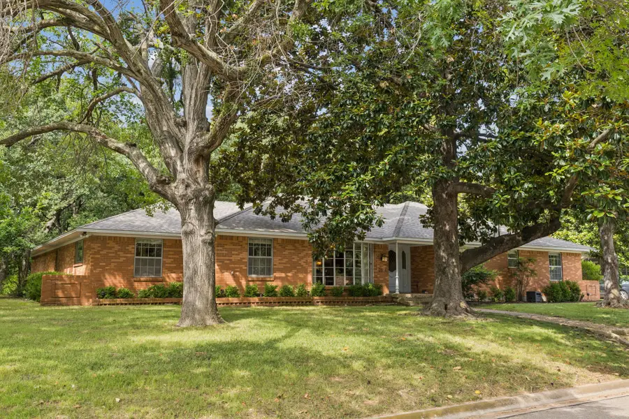 2218 Southridge Drive, Denton, TX 76205 - Image #2