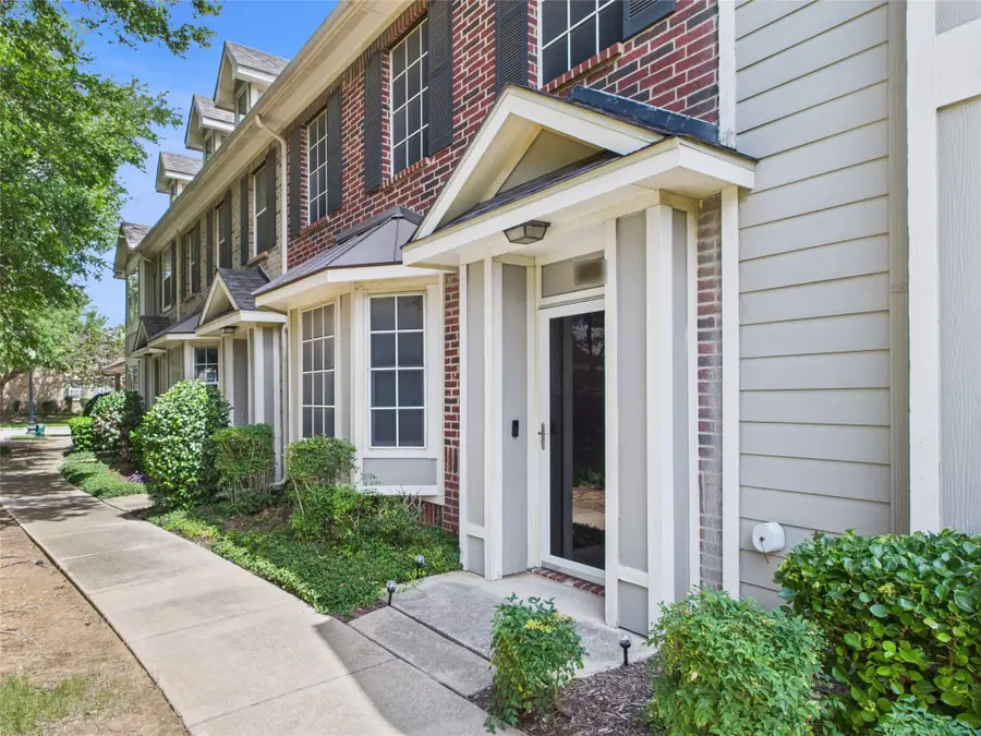 2522 Durango Ridge Drive, Bedford, TX 76021 - Image #2