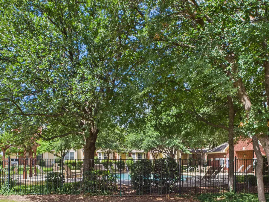 2522 Durango Ridge Drive, Bedford, TX 76021 - Image #3