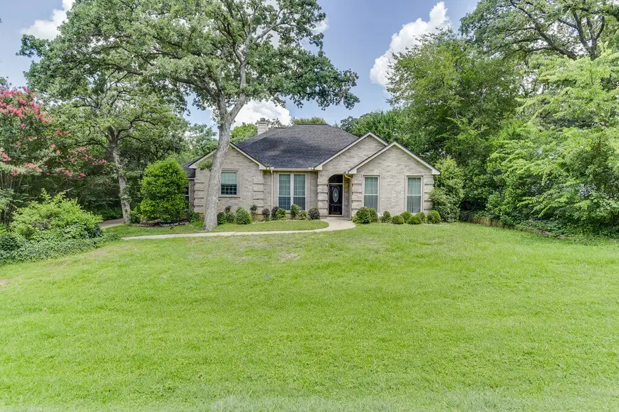 4901 Hidden Oaks Lane, Arlington, TX 76017 - Image #2