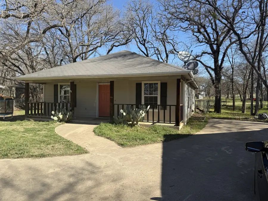 900 Reese Lane, Azle, TX 76020 - Image #2