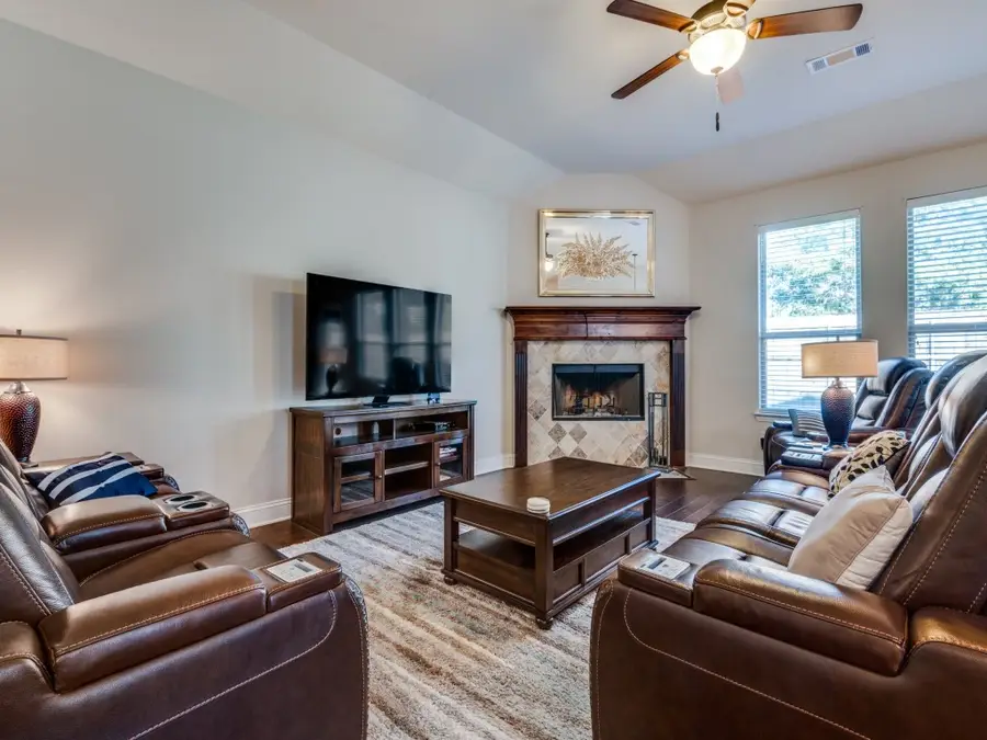 1314 Greenrock Court, Midlothian, TX 76065 - Image #3