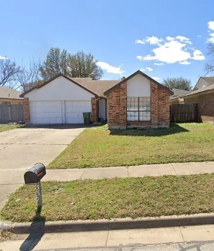 330 Valley Spring Drive, Arlington, TX 76018