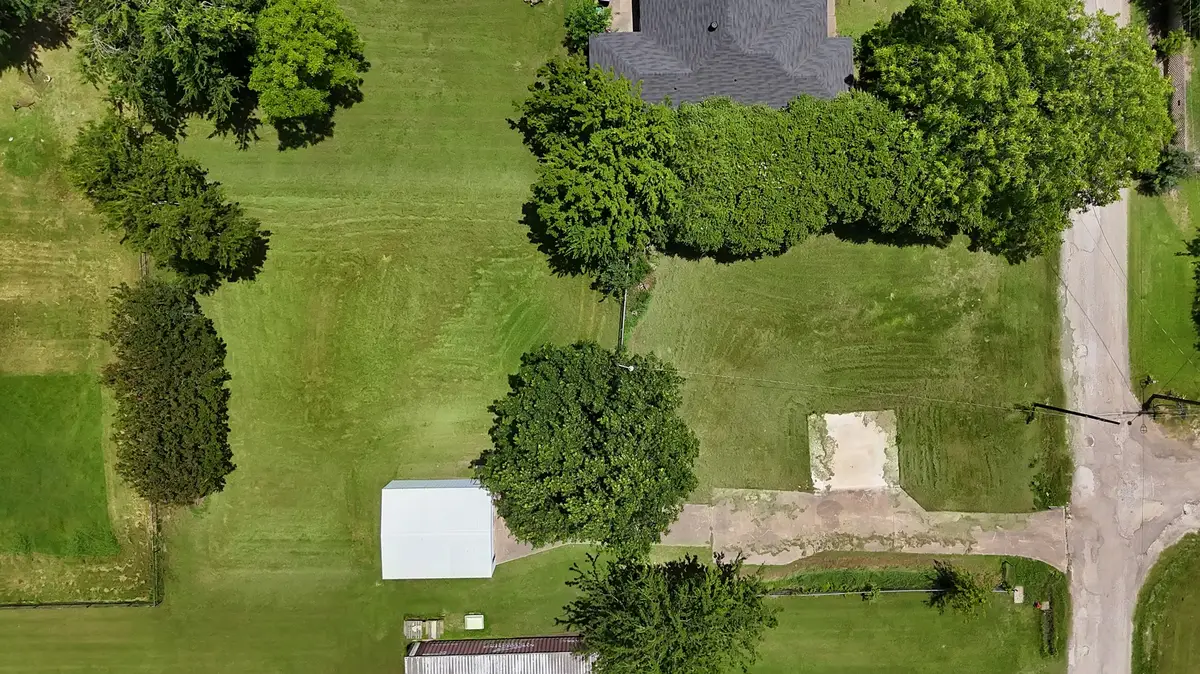 200 E Warren Street, Wolfe City, TX 75496 - Image #1