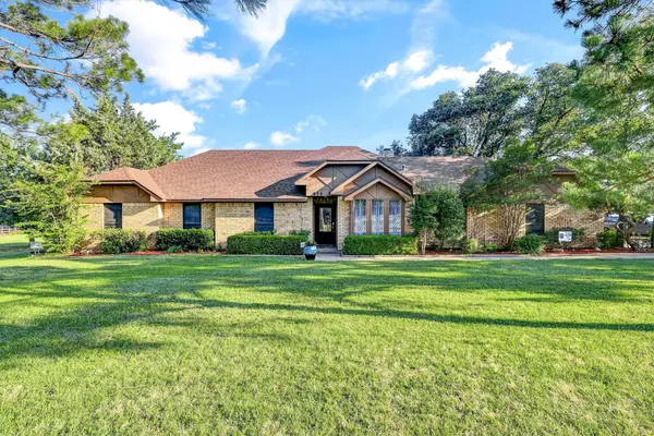 826 Hyatt Drive, Copper Canyon, TX 75077