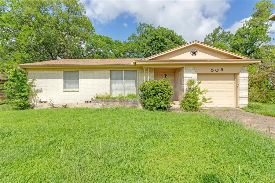 509 Lipscomb Street, Bonham, TX 75418 - #2