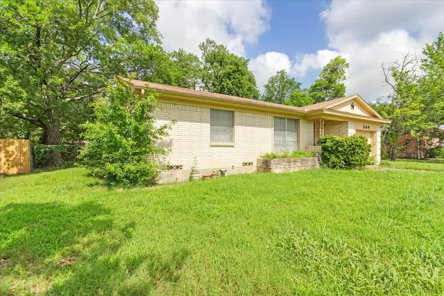 509 Lipscomb Street, Bonham, TX 75418 - #3