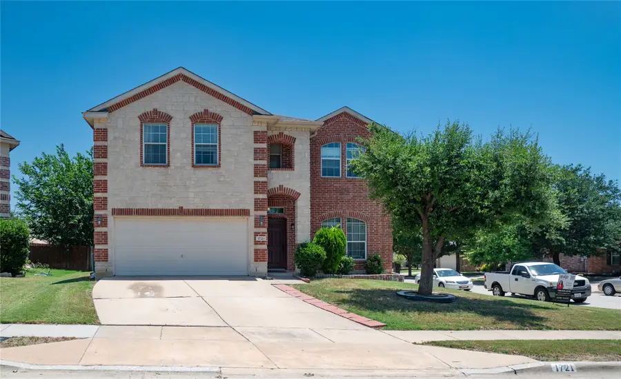 1721 Grassy View Drive, Fort Worth, TX 76177 - Image #3