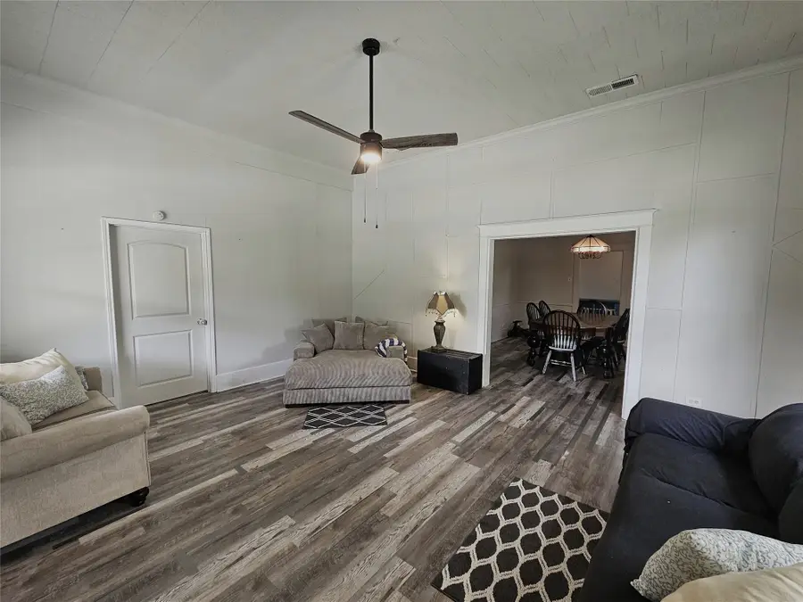 210 E Navasota Street, Groesbeck, TX 76642 - Image #3