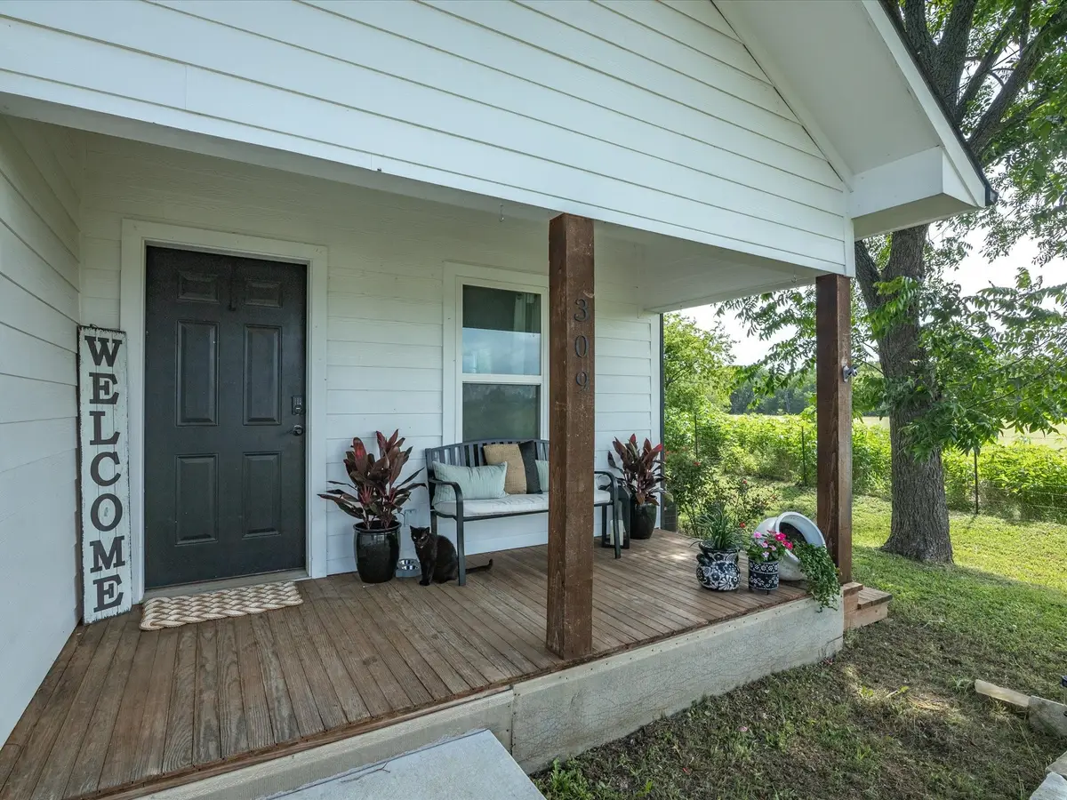 309 E 3rd Street, Maypearl, TX 76064 - Image #1