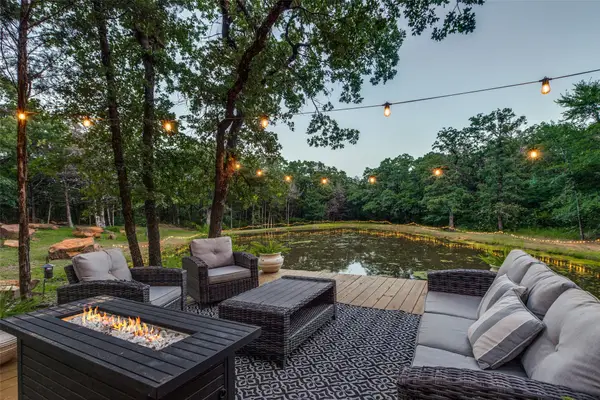 1619 Bloomfield Road, Valley View, TX 76272