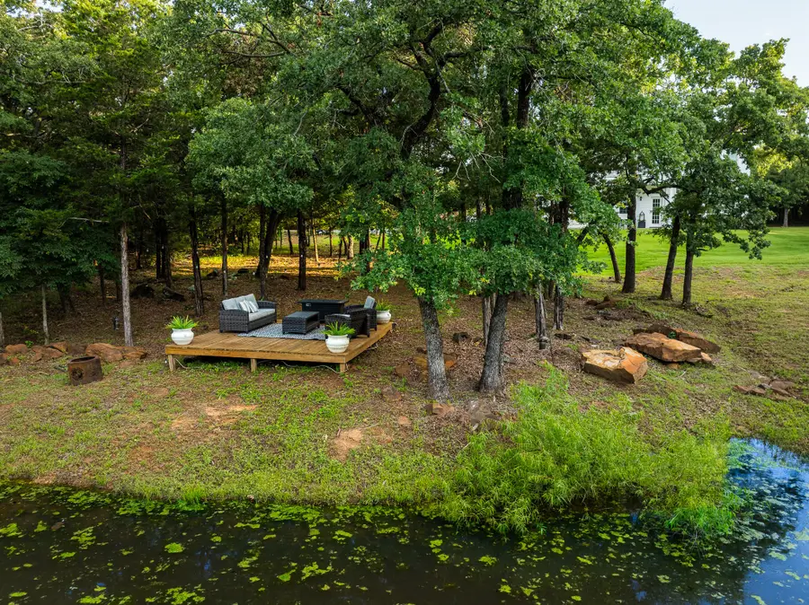 1619 Bloomfield Road, Valley View, TX 76272 - Image #2