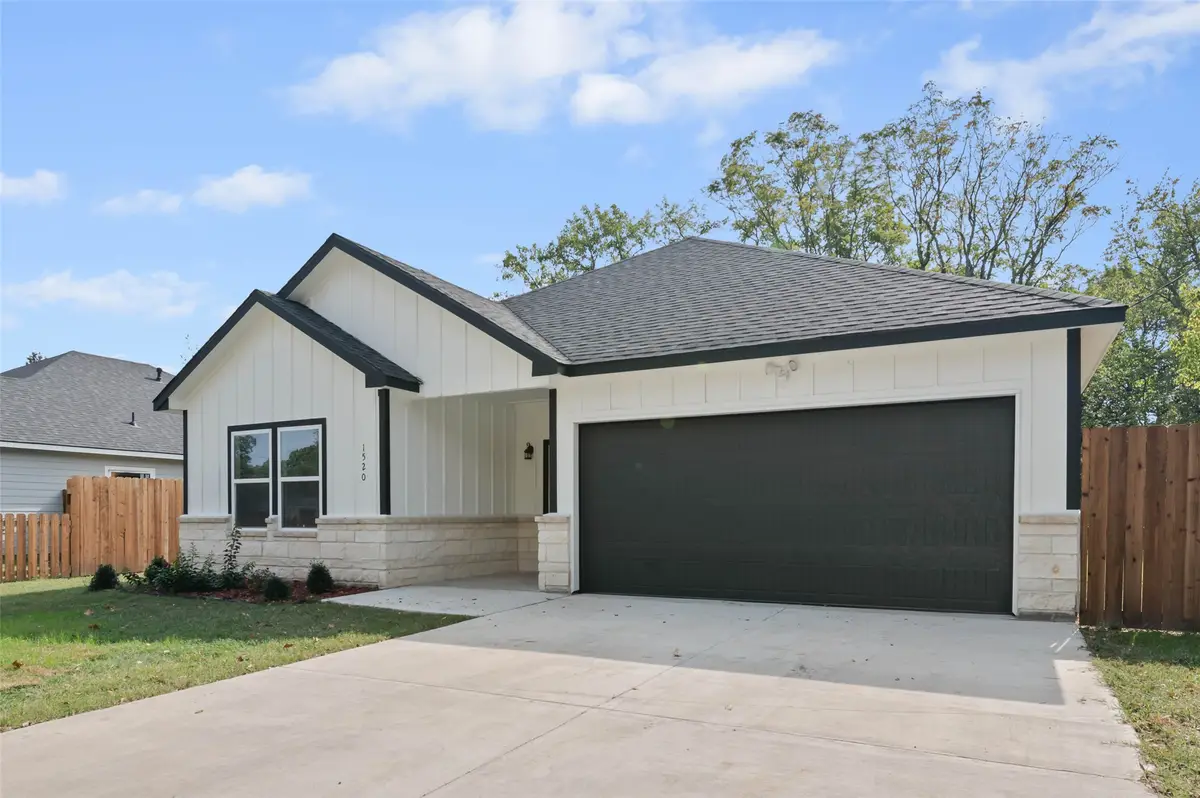 1520 Harris Street, Gainesville, TX 76240 - Image #1