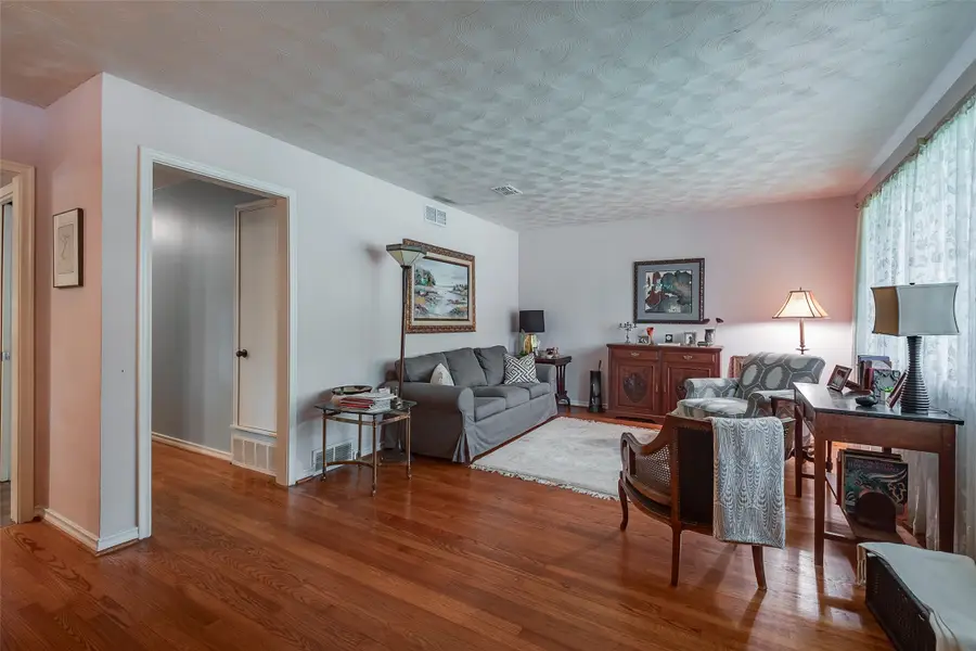 8236 Claremont Drive, Dallas, TX 75228 - Image #2