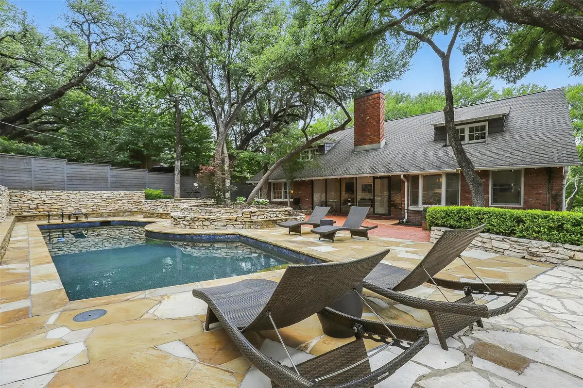 208 Rockwood Park Drive, Fort Worth, TX 76107 - Image #1