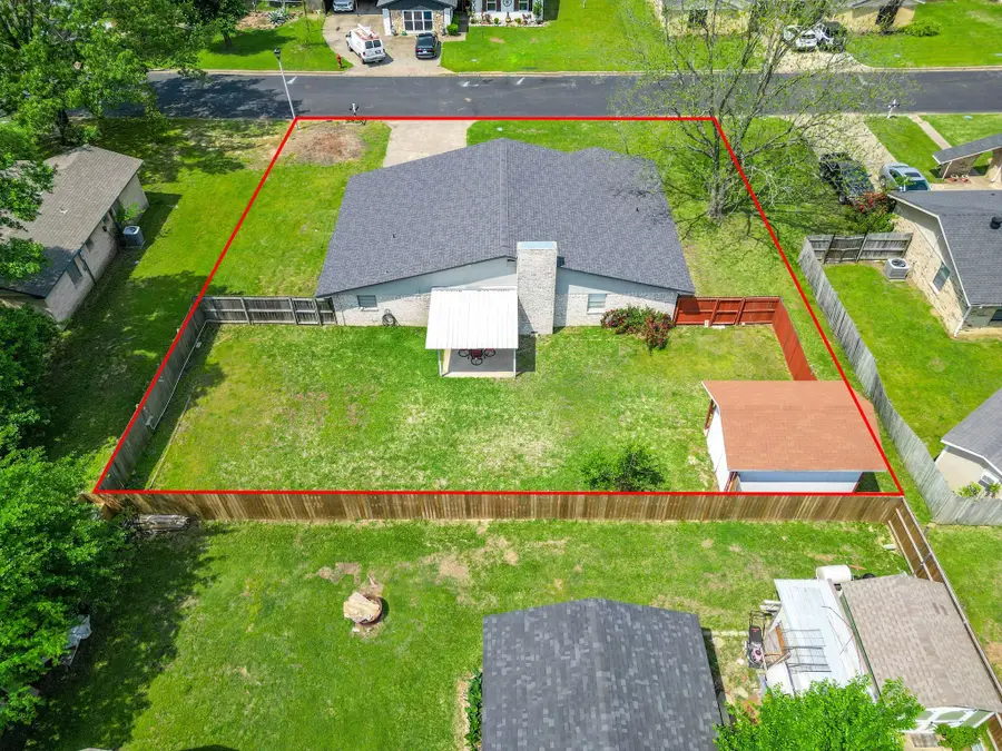 207 Robin Way Street, Mount Vernon, TX 75457 - Image #3
