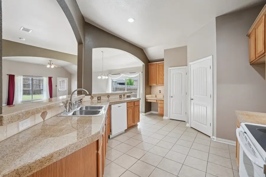 36 Heron Drive, Sanger, TX 76266 - Image #3