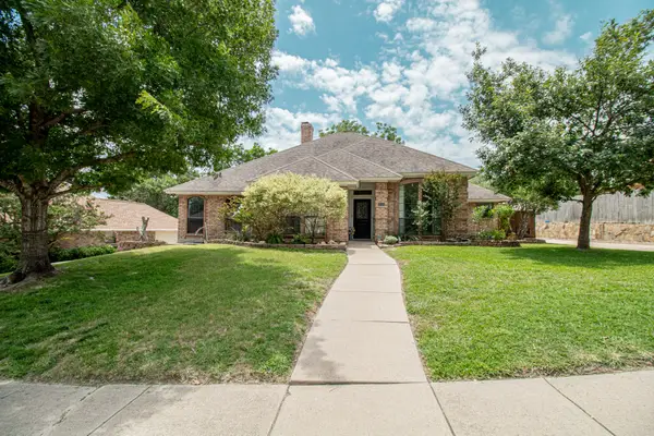 10141 Wandering Way Street, Benbrook, TX 76126