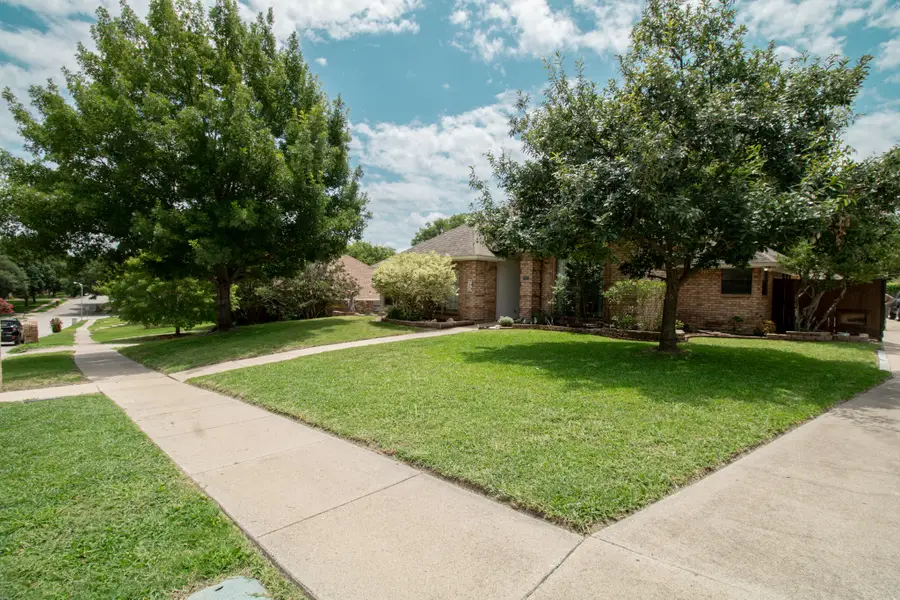 10141 Wandering Way Street, Benbrook, TX 76126 - Image #2