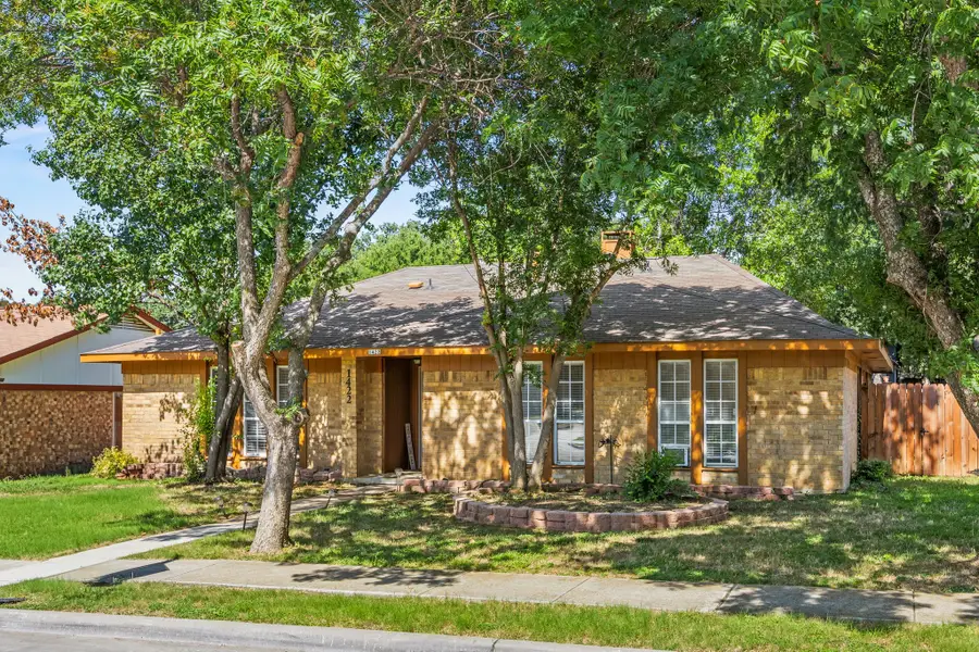 1422 Westwood Drive, Lewisville, TX 75067 - Image #2