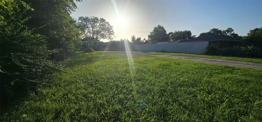 2511 Lora Lane, Balch Springs, TX 75180 - Image #2