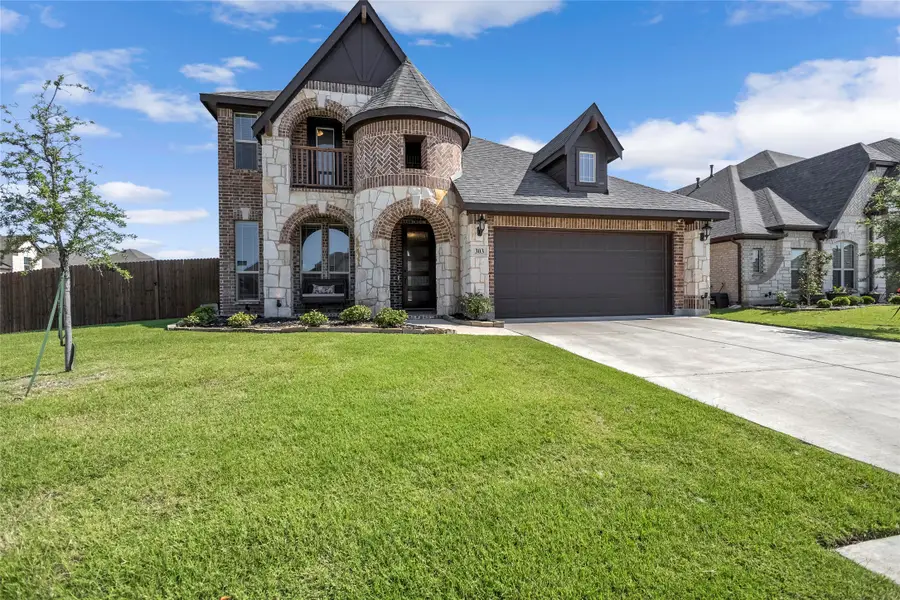 303 Hidden Cove Drive, Ponder, TX 76259 - Image #2