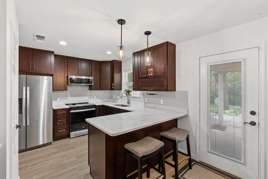 9013 Topperwind Court, Fort Worth, TX 76134 - Image #2