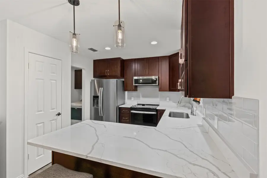 9013 Topperwind Court, Fort Worth, TX 76134 - Image #3