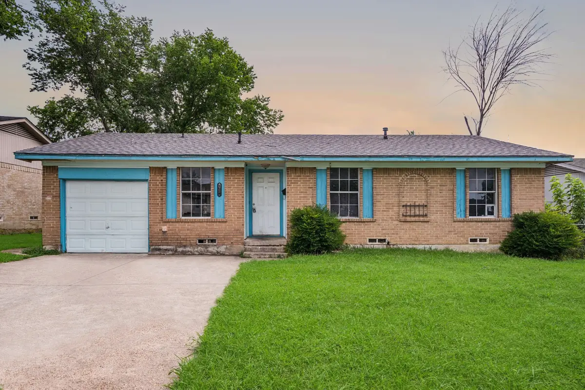 1634 Evergreen Drive, Mesquite, TX 75149 - Image #1