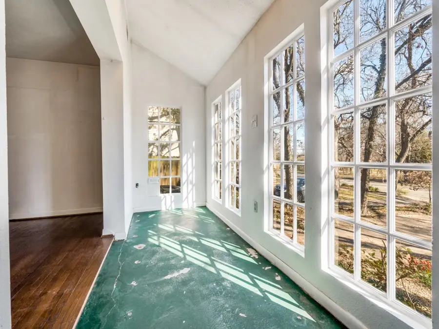 6823 E Grand Avenue, Dallas, TX 75223 - Image #2