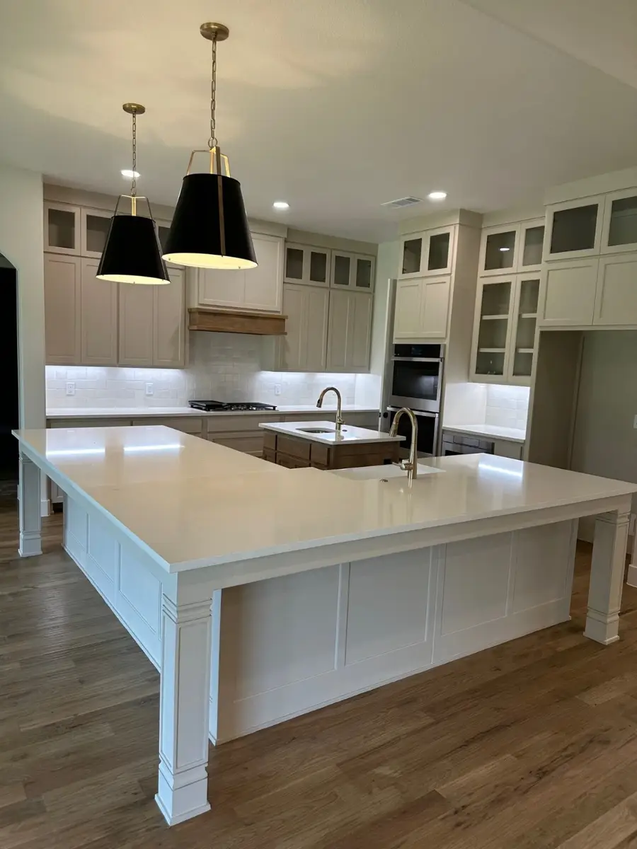 1009 Old Oaks Court, Weatherford, TX 76087 - Image #3