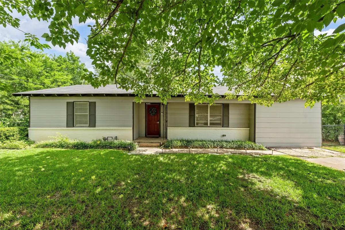 607 E Pine Street, West, TX 76691 - Image #1