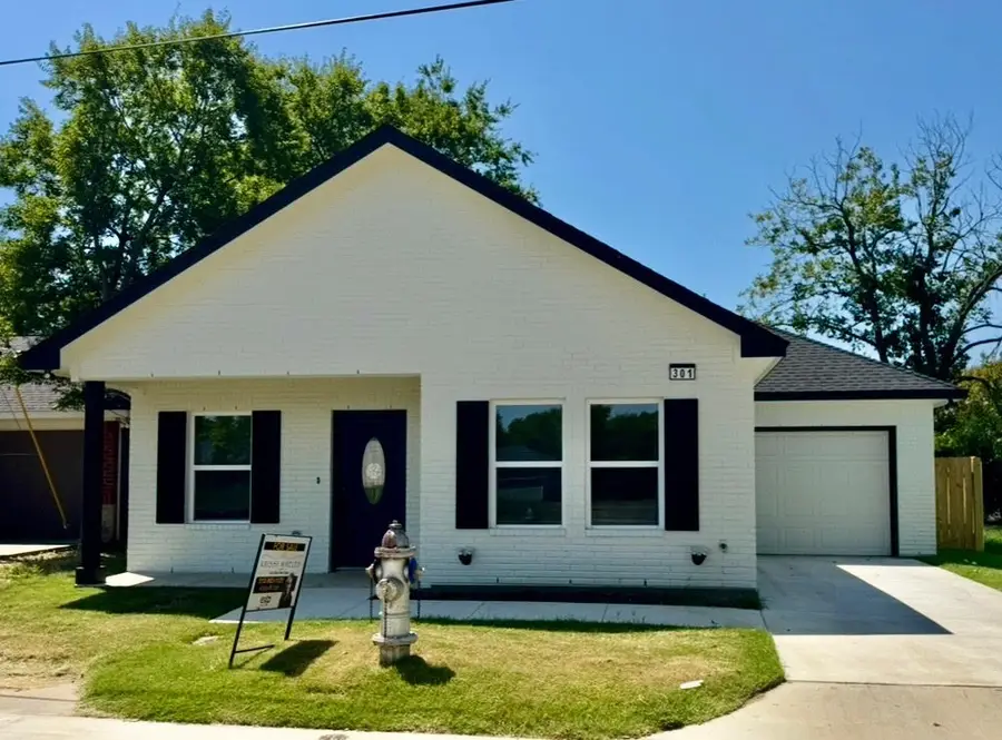 301 Henry Street, Waxahachie, TX 75165 - Image #2