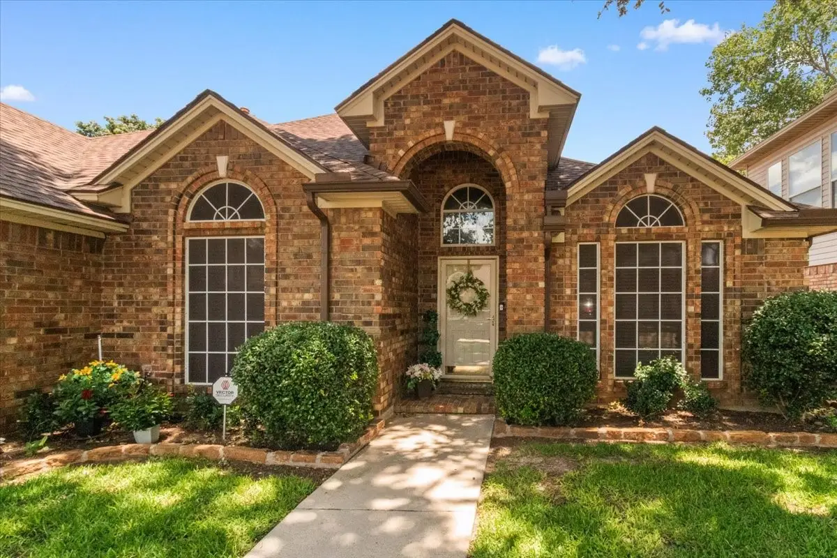 6321 Cobblestone Lane, Arlington, TX 76001 - Image #1