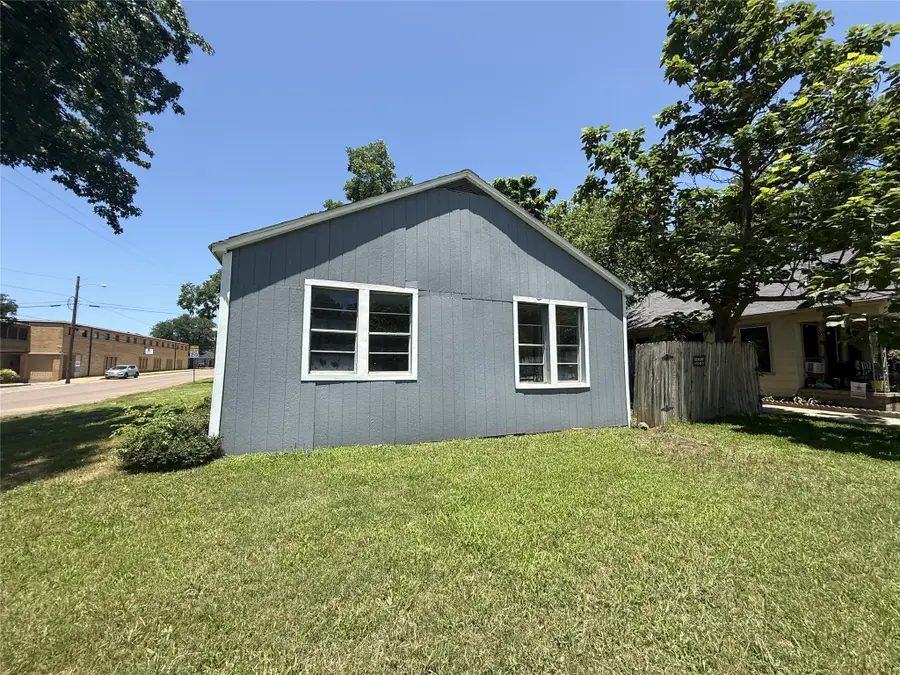 1131 W Shepherd Street, Denison, TX 75020 - Image #3