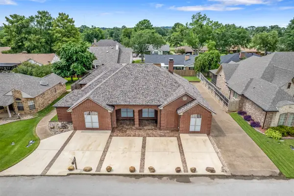 105 Holly Hill Lane, Bullard, TX 75757