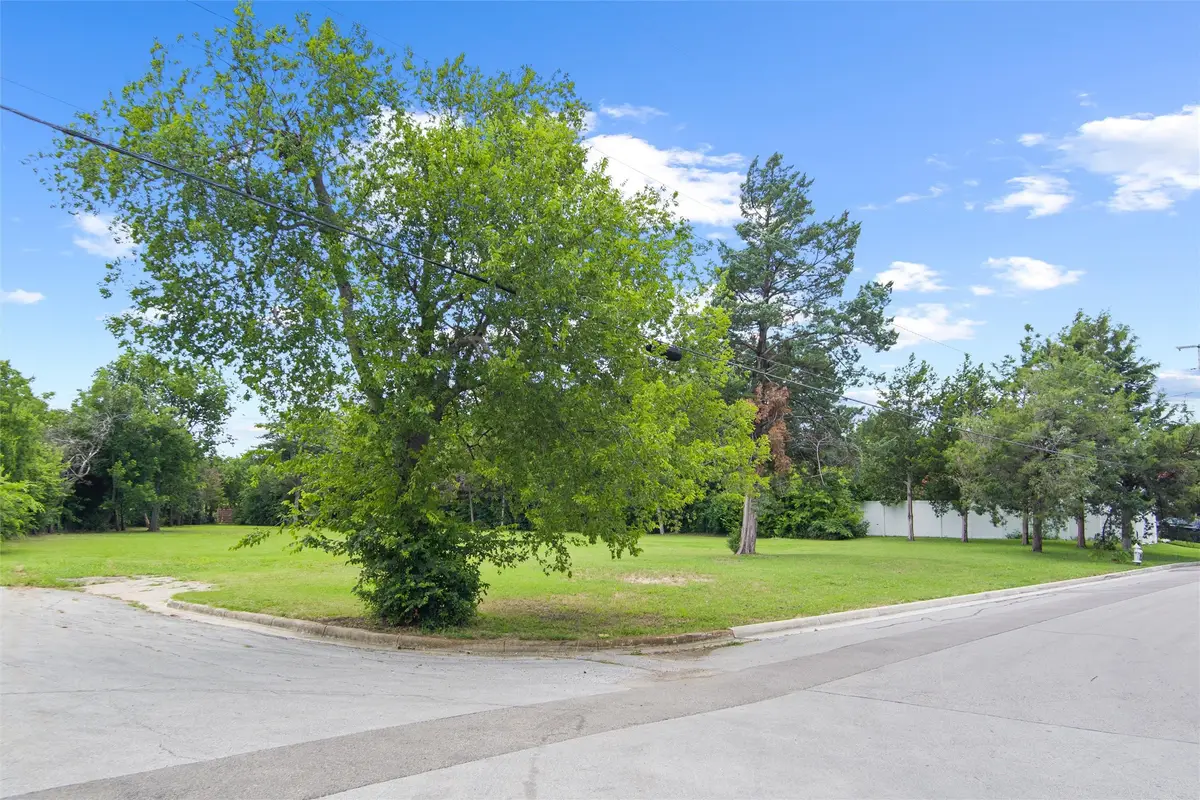 TBD Lot 1R W Lowden Street, Fort Worth, TX 76110 - Image #1