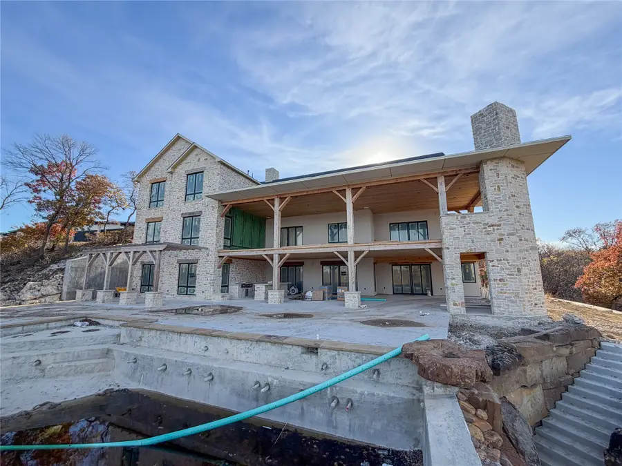 1085 Camp Howze Drive, Gainesville, TX 76240 - Image #2