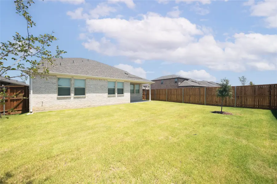 836 Jacquelyn Drive, Little Elm, TX 75068 - Image #2