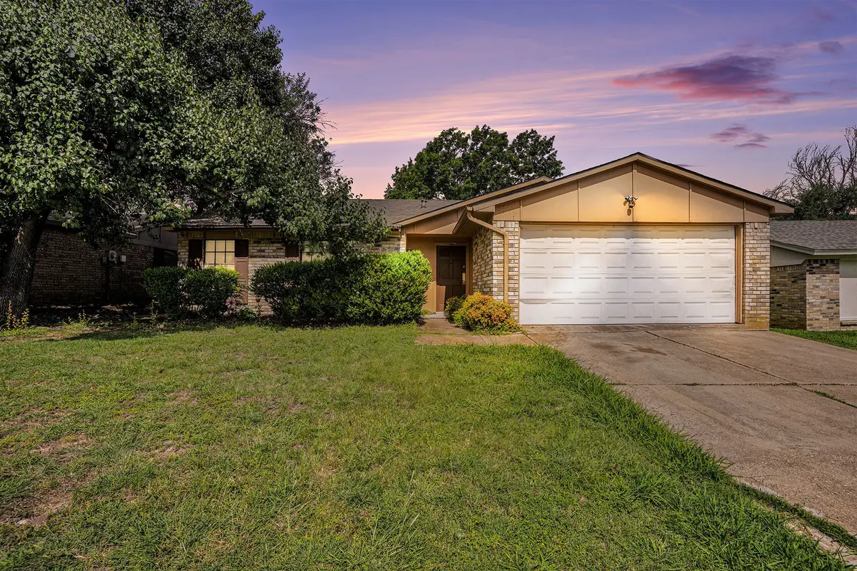 7508 Parkwood Lane, Fort Worth, TX 76133 - Image #1