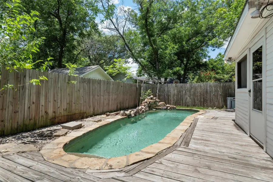 308 S Reagan Street, West, TX 76691 - Image #2