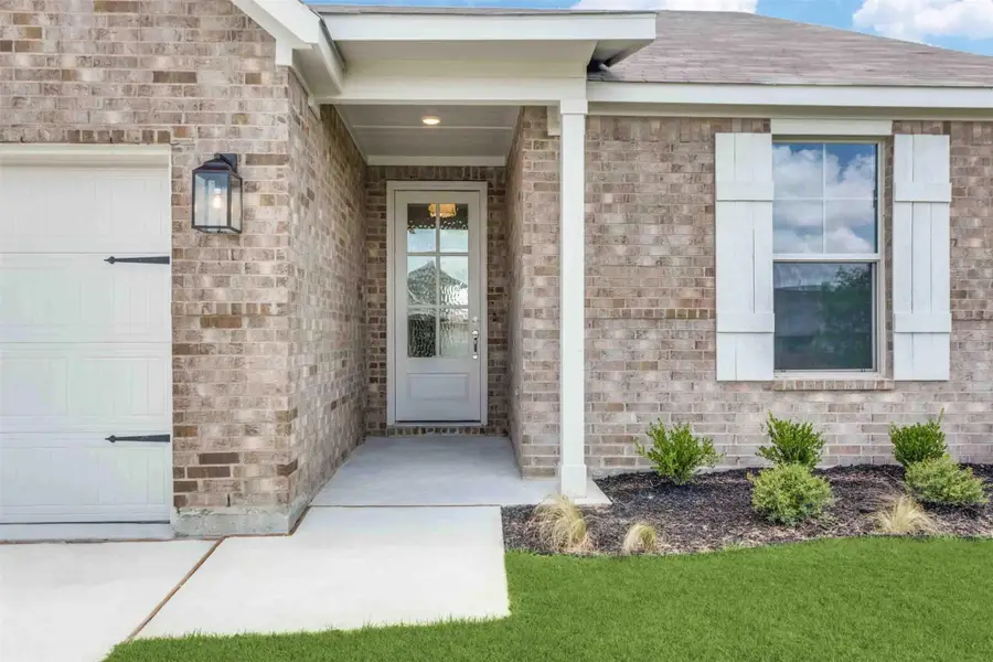 500 Lakeway Lane, Justin, TX 76247 - Image #2